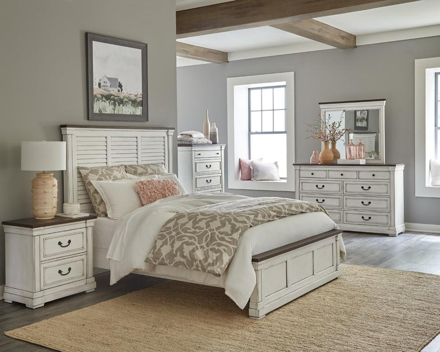 Hillcrest 5-piece California King Panel Bedroom Set White and Dark Rum image