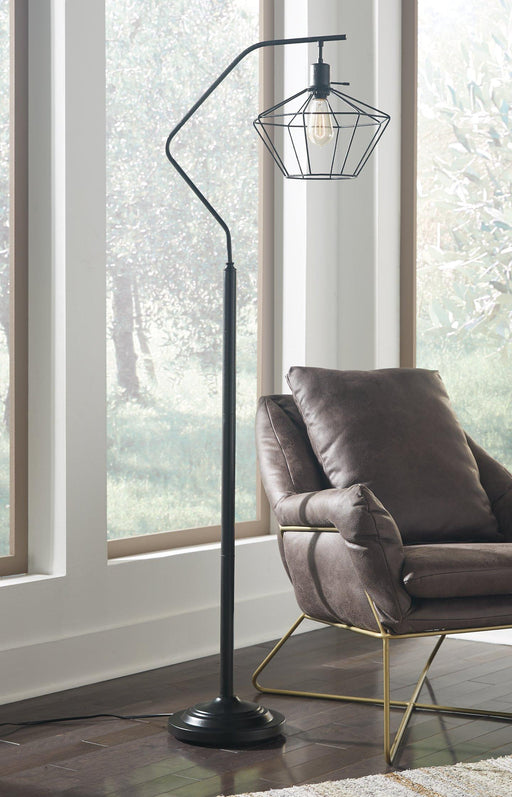 makeika-floor-lamp