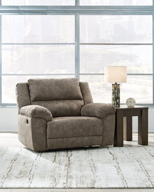 laresview-oversized-recliner