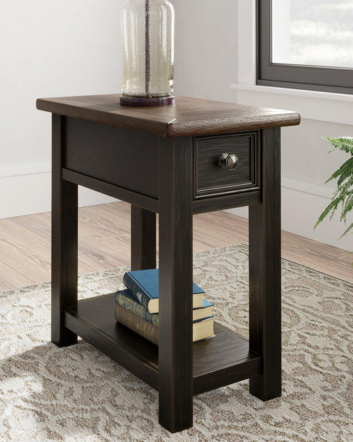 tyler-creek-chairside-end-table