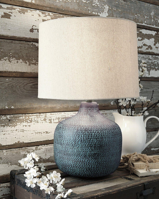 malthace-table-lamp