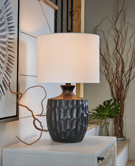 ellisley-table-lamp