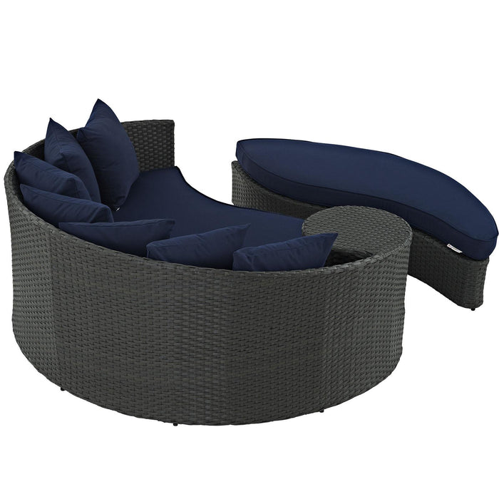 Sojourn Outdoor Patio Sunbrella� Daybed