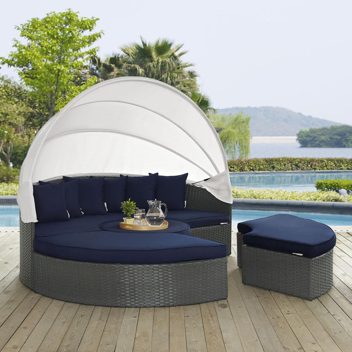 Sojourn Outdoor Patio Sunbrella� Daybed