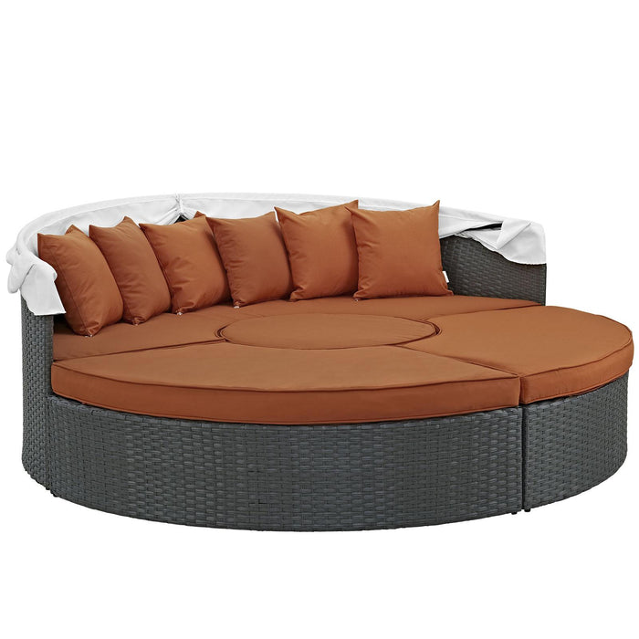 Sojourn Outdoor Patio Sunbrella� Daybed