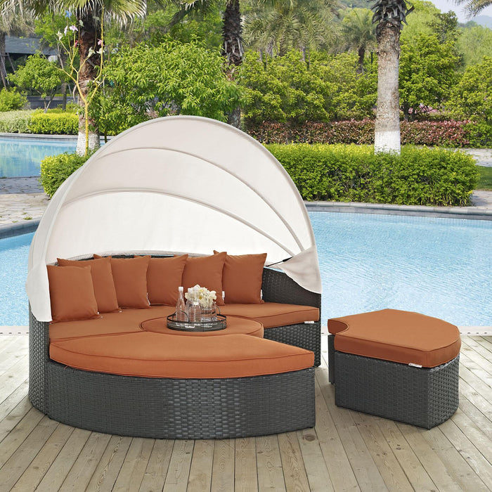 Sojourn Outdoor Patio Sunbrella� Daybed