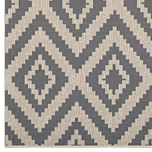 jagged-geometric-diamond-trellis-5x8-indoor-and-outdoor-area-rug