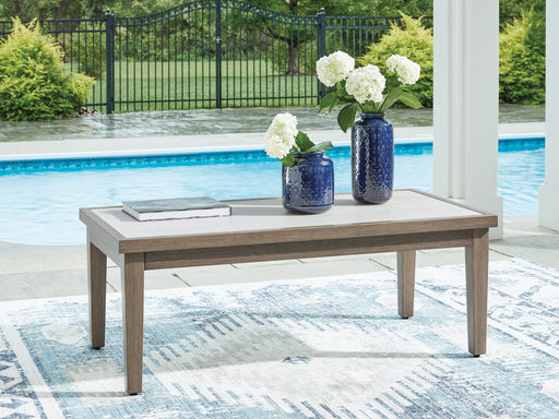 rainier-ranch-outdoor-coffee-table